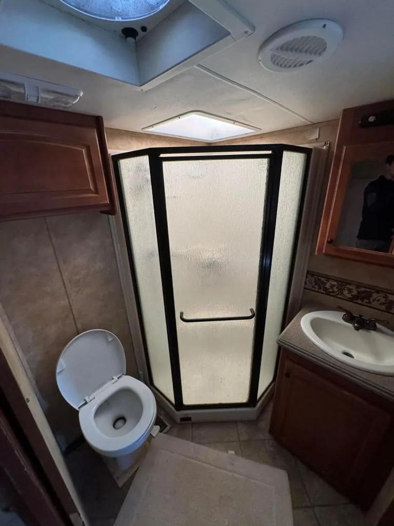 2010 Heartland Rv Bighorn - $11,000