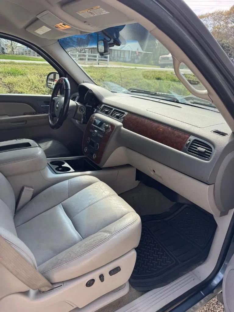 2007 Chevrolet Classic - $10,500
