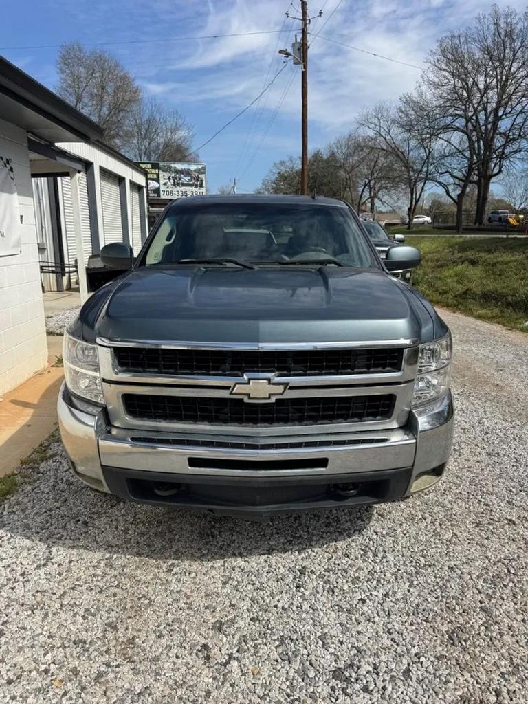 2007 Chevrolet Classic - $10,500