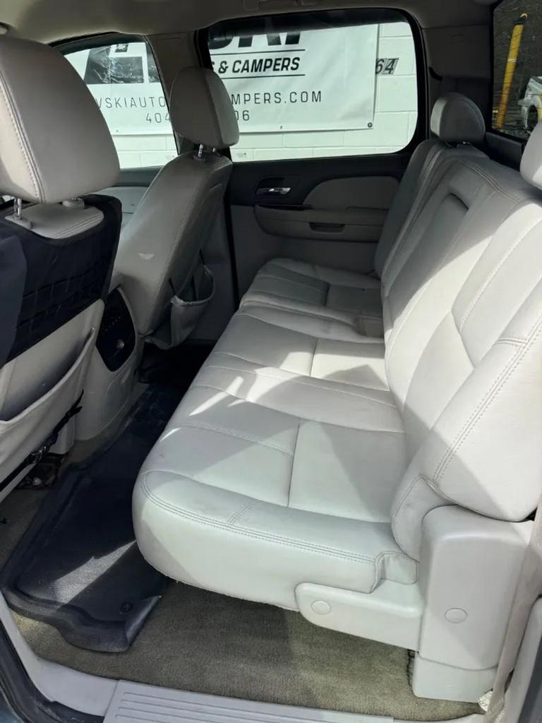 2007 Chevrolet Classic - $10,500