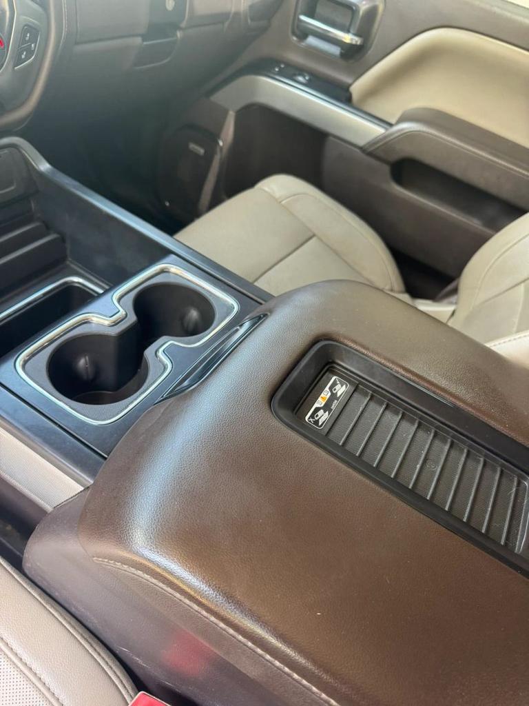 2019 Chevrolet Silverado 2500 HD Crew Cab - $28,900
