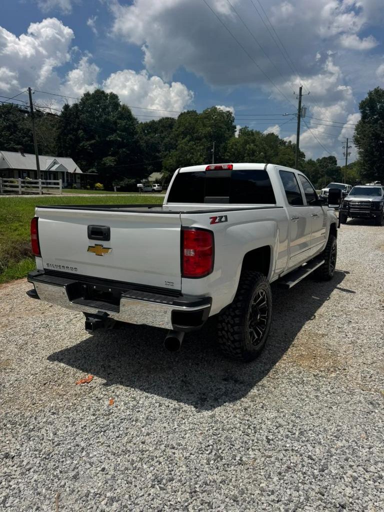 2019 Chevrolet Silverado 2500 HD Crew Cab - $28,900