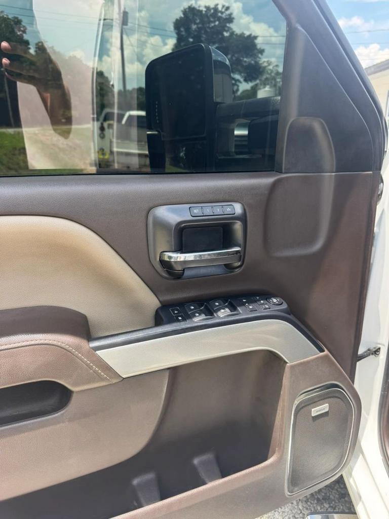 2019 Chevrolet Silverado 2500 HD Crew Cab - $28,900