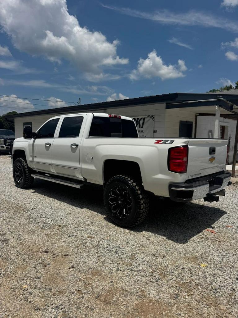 2019 Chevrolet Silverado 2500 HD Crew Cab - $28,900