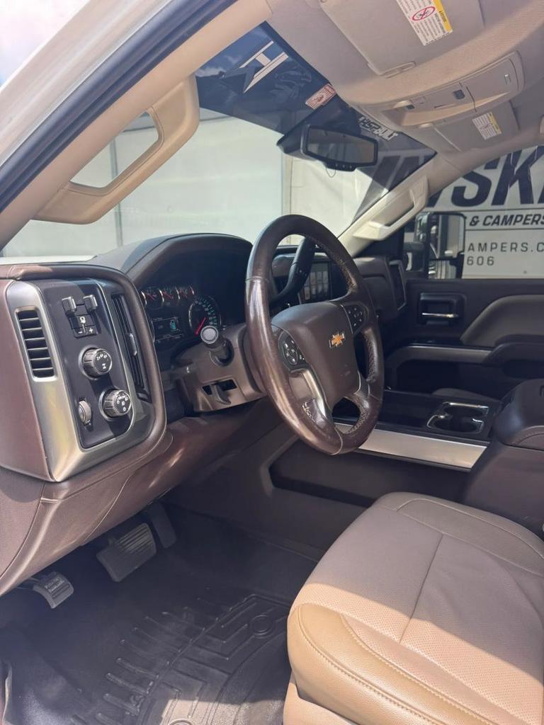 2019 Chevrolet Silverado 2500 HD Crew Cab - $28,900