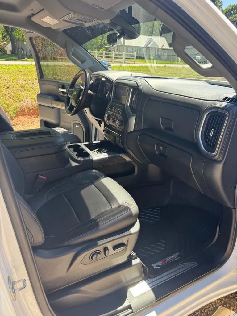 2020 Chevrolet Silverado 2500 HD Crew Cab - $39,900