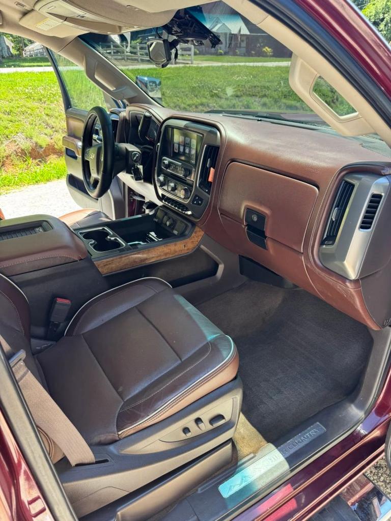 2016 Chevrolet Silverado - $27,900