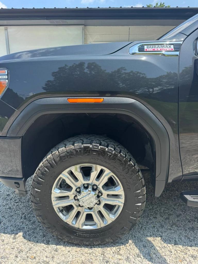 2020 GMC Sierra 2500 HD Crew Cab - $44,400