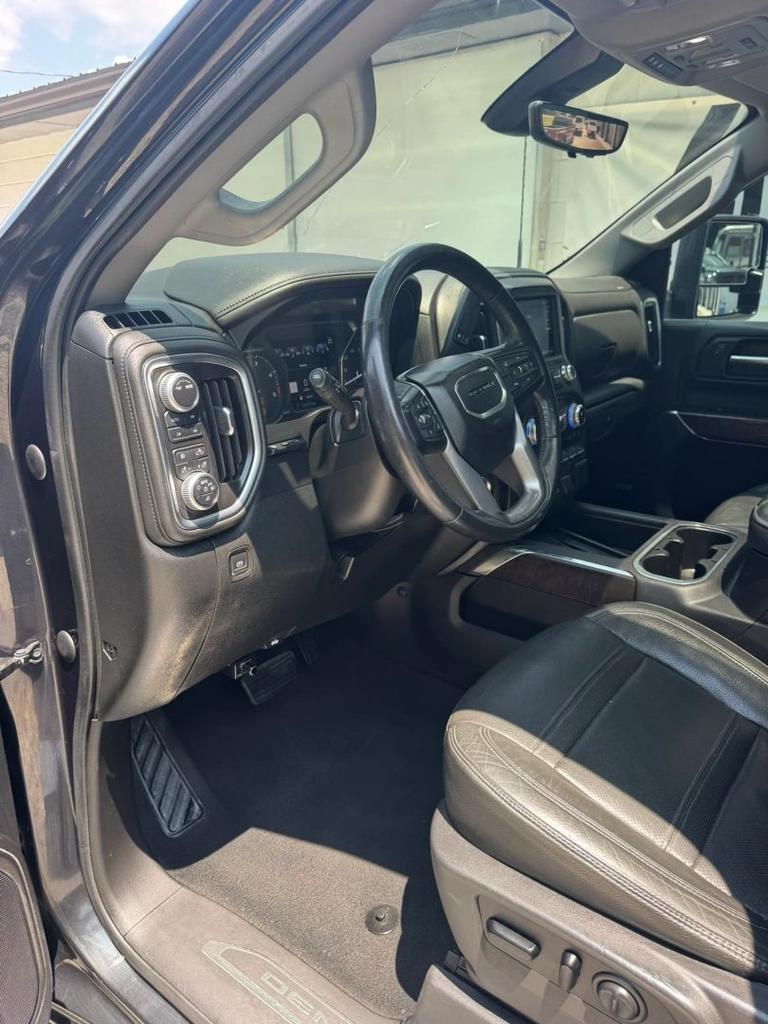 2020 GMC Sierra 2500 HD Crew Cab - $44,400