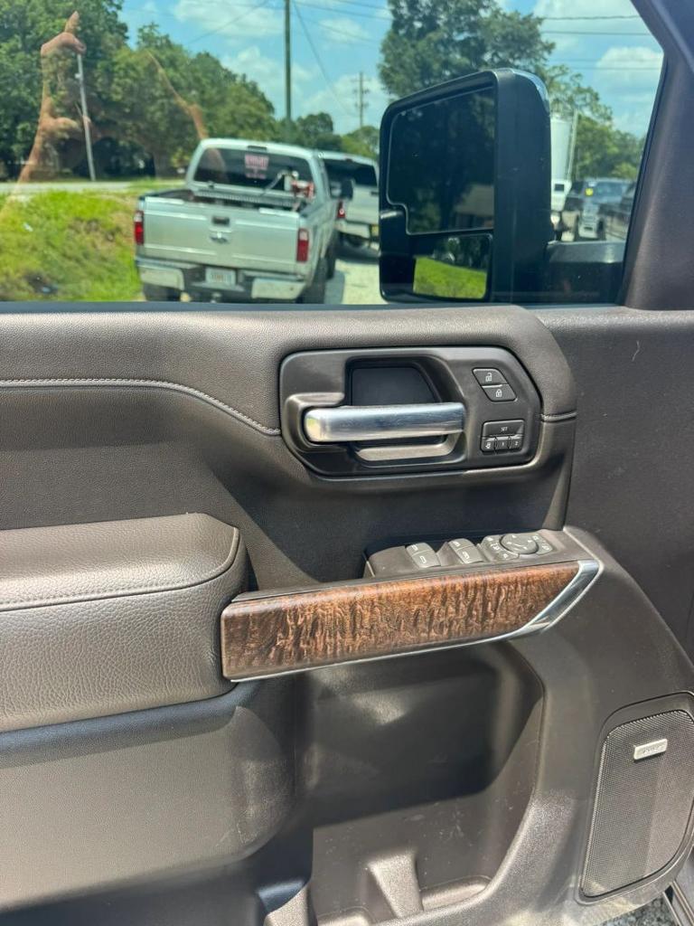 2020 GMC Sierra 2500 HD Crew Cab - $44,400