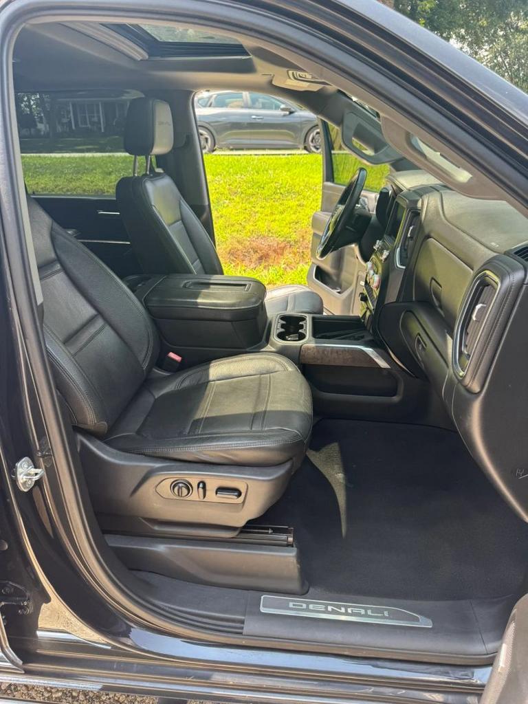 2020 GMC Sierra 2500 HD Crew Cab - $44,400