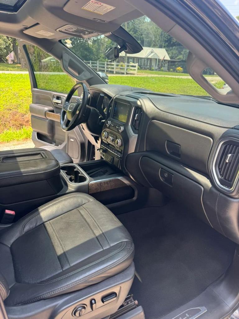 2020 GMC Sierra 2500 HD Crew Cab - $44,400