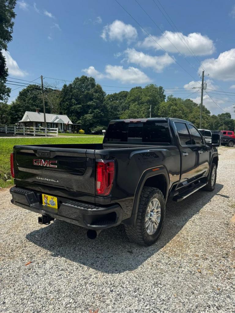 2020 GMC Sierra 2500 HD Crew Cab - $44,400