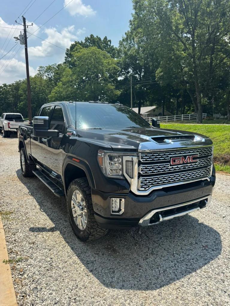 2020 GMC Sierra 2500 HD Crew Cab - $44,400
