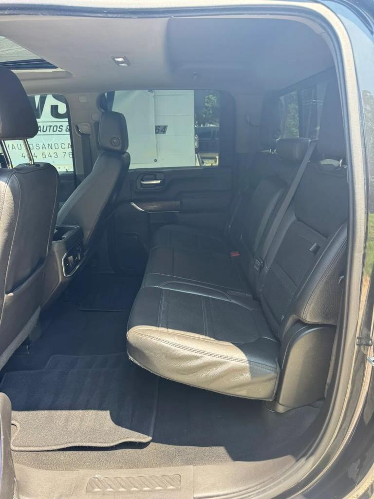 2020 GMC Sierra 2500 HD Crew Cab - $44,400