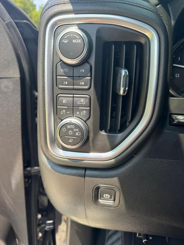 2020 GMC Sierra 2500 HD Crew Cab - $44,400