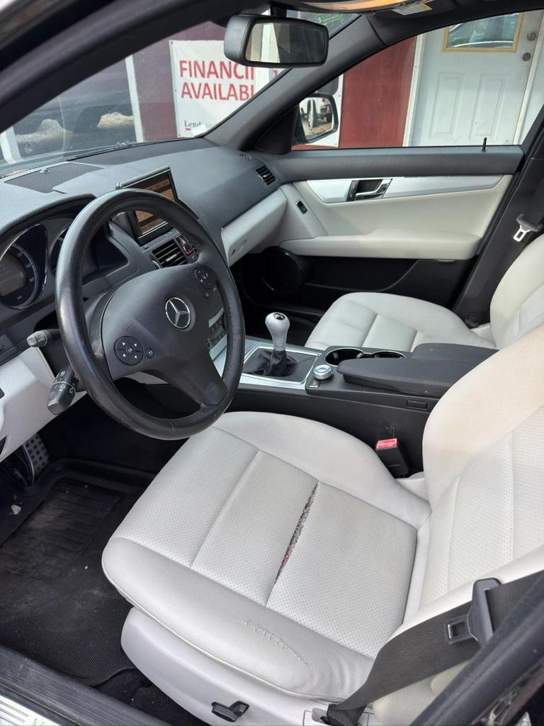 2009 Mercedes-Benz C-Class - $8,900