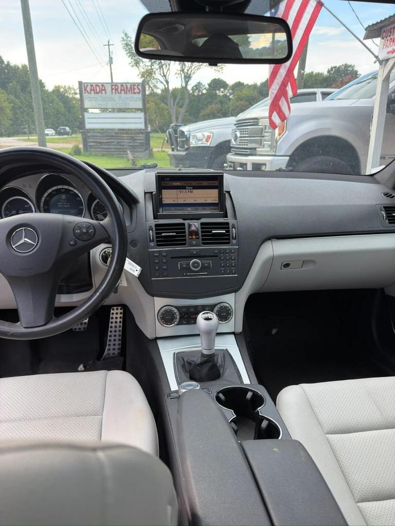 2009 Mercedes-Benz C-Class - $8,900