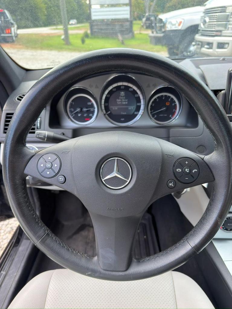 2009 Mercedes-Benz C-Class - $8,900