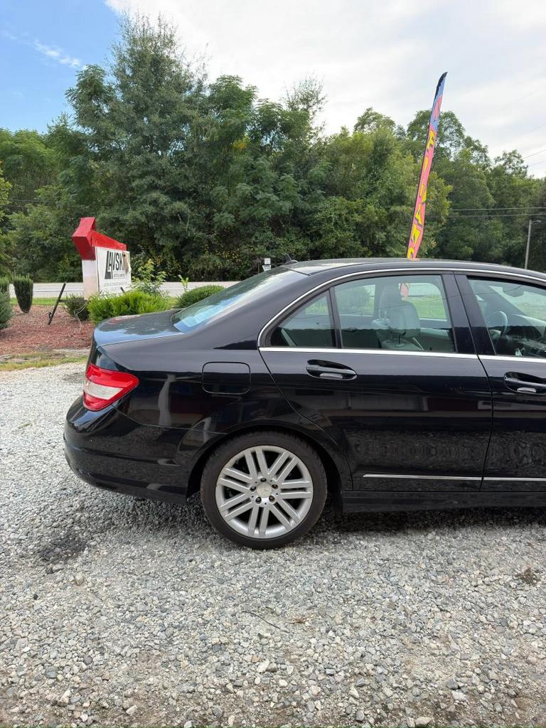 2009 Mercedes-Benz C-Class - $8,900