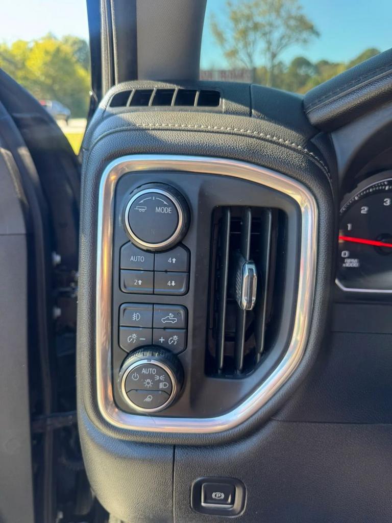 2022 Chevrolet Silverado Hd - $33,900