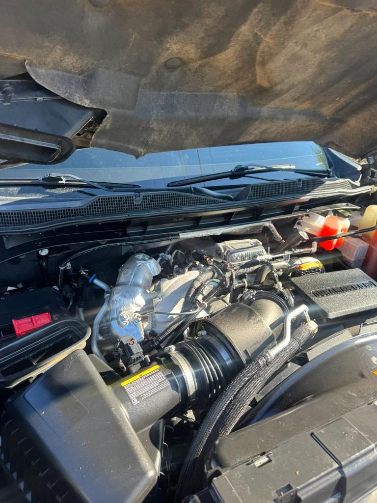 2022 Chevrolet Silverado Hd - $33,900