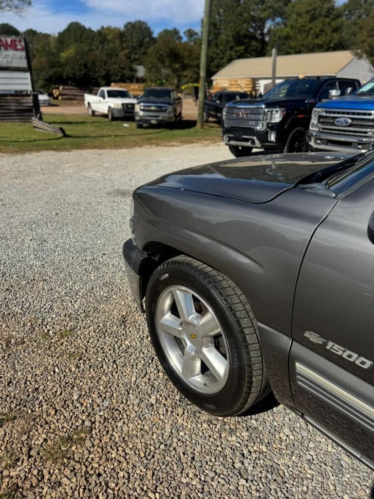 2001 Chevrolet Silverado - $9,900