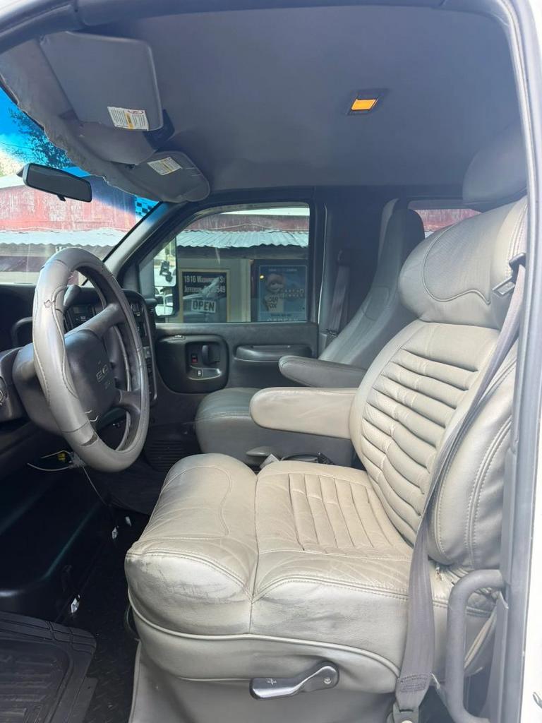 2004 GMC C4