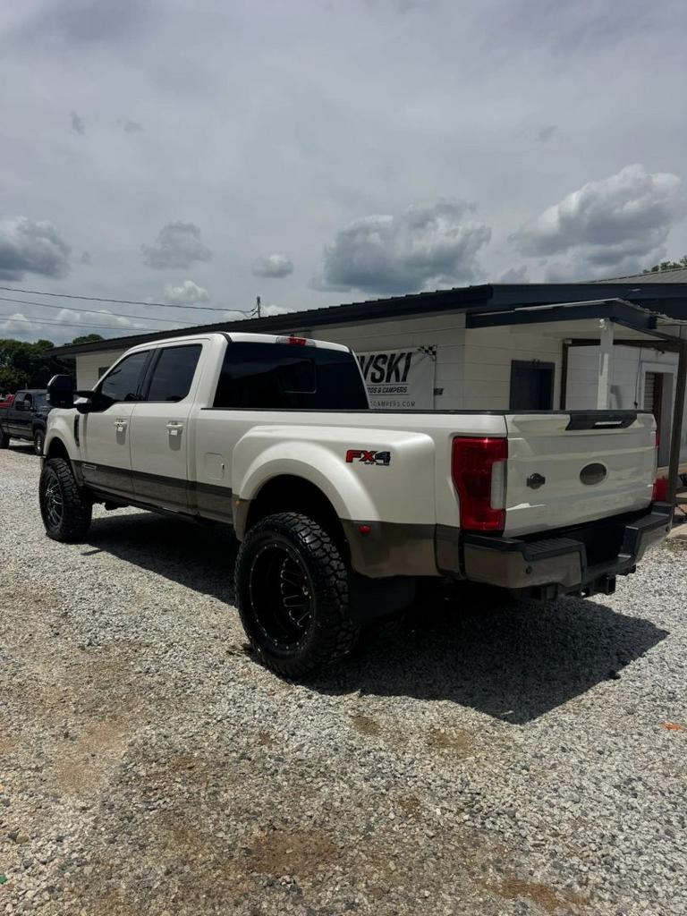 2018 Ford F-350 - $34,900