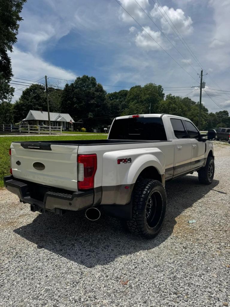 2018 Ford F-350 - $34,900
