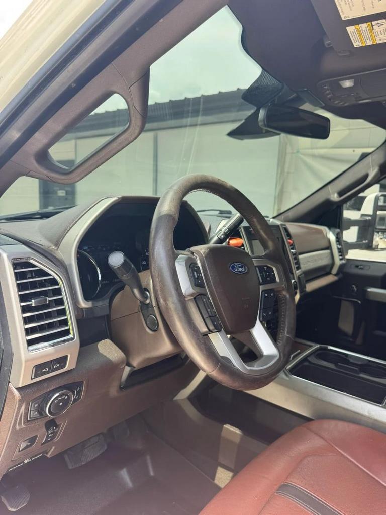 2018 Ford F-350 - $34,900