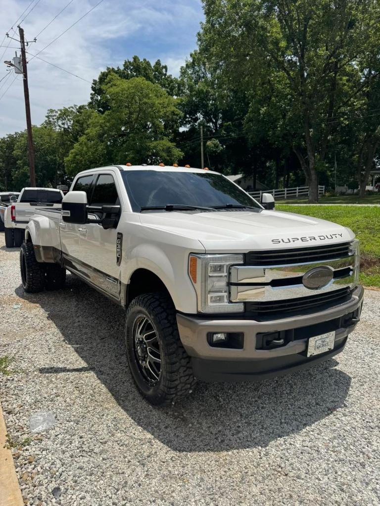 2018 Ford F-350 - $34,900