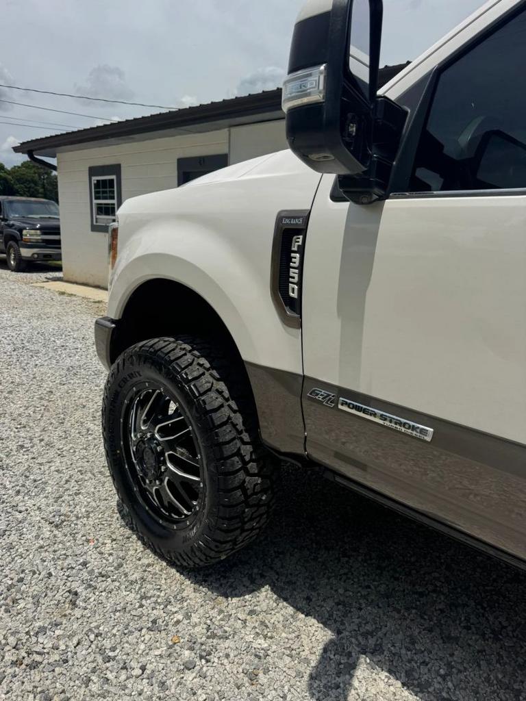 2018 Ford F-350 - $34,900