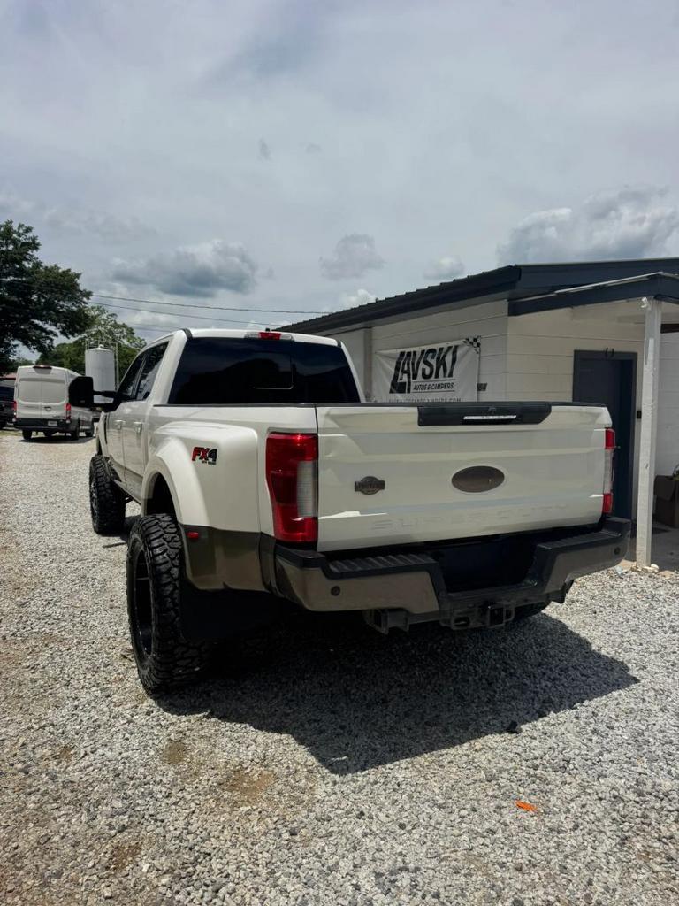 2018 Ford F-350 - $34,900