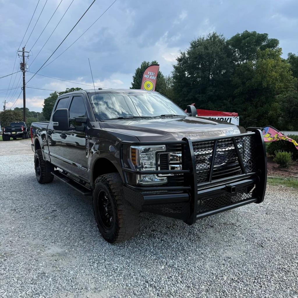2017 Ford F-350 - $21,900