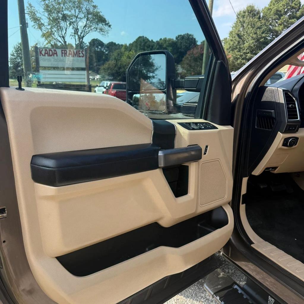 2017 Ford F-350 - $21,900