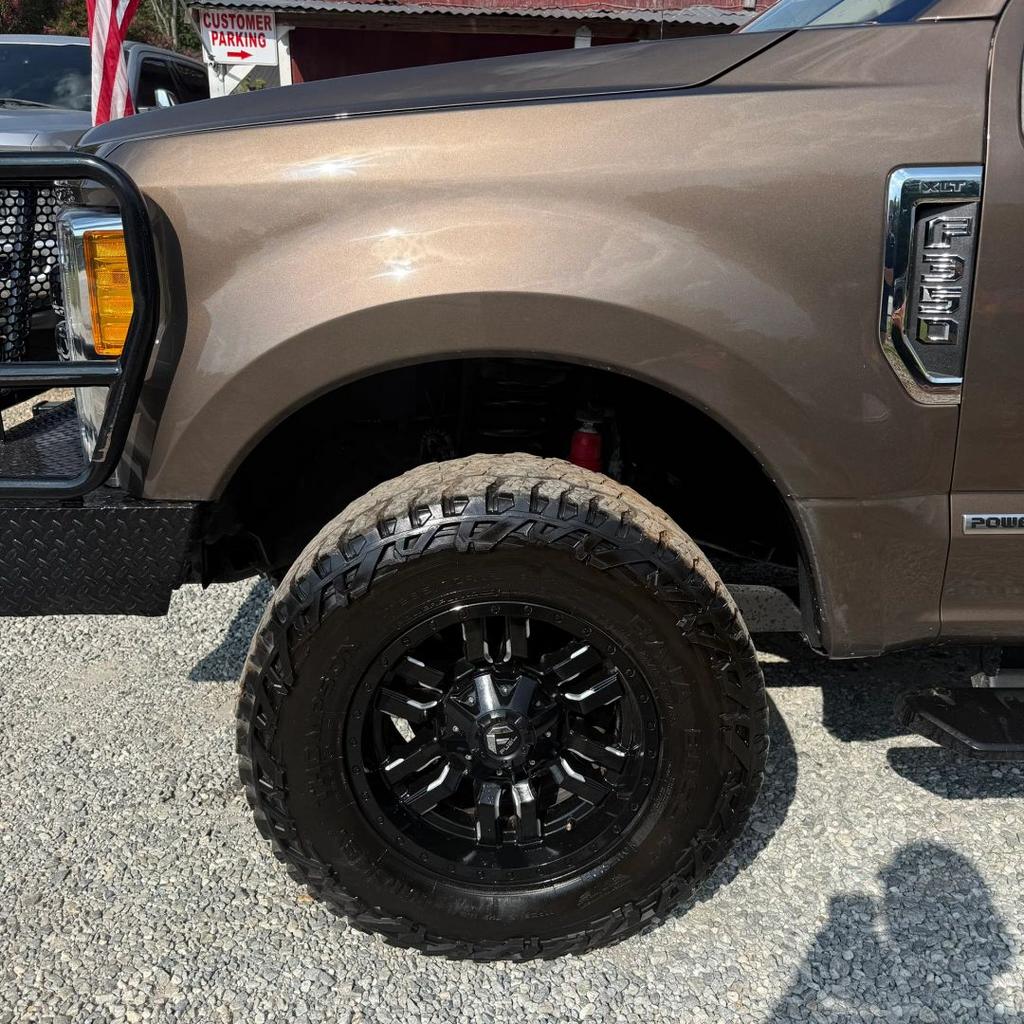 2017 Ford F-350 - $21,900