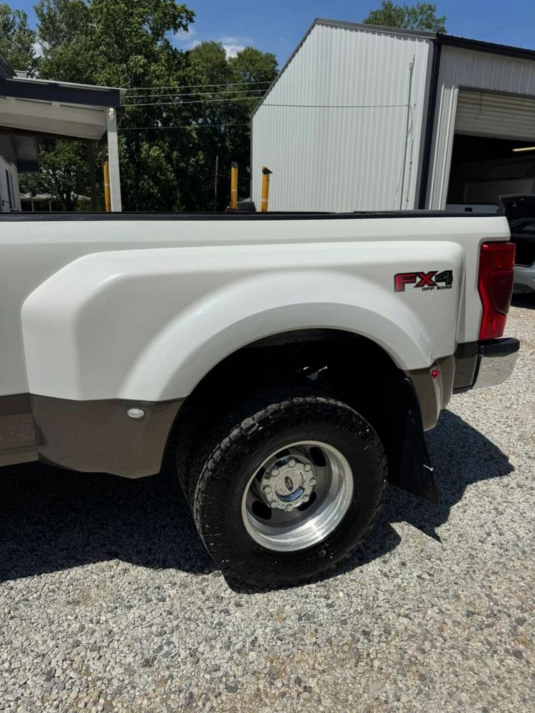 2021 Ford F-350 - $35,900