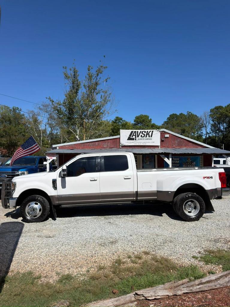 2021 Ford F-350 - $32,900