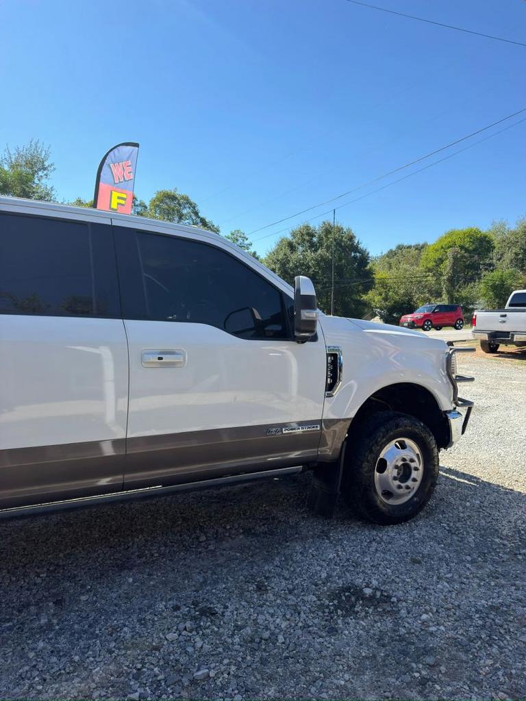 2021 Ford F-350 - $32,900