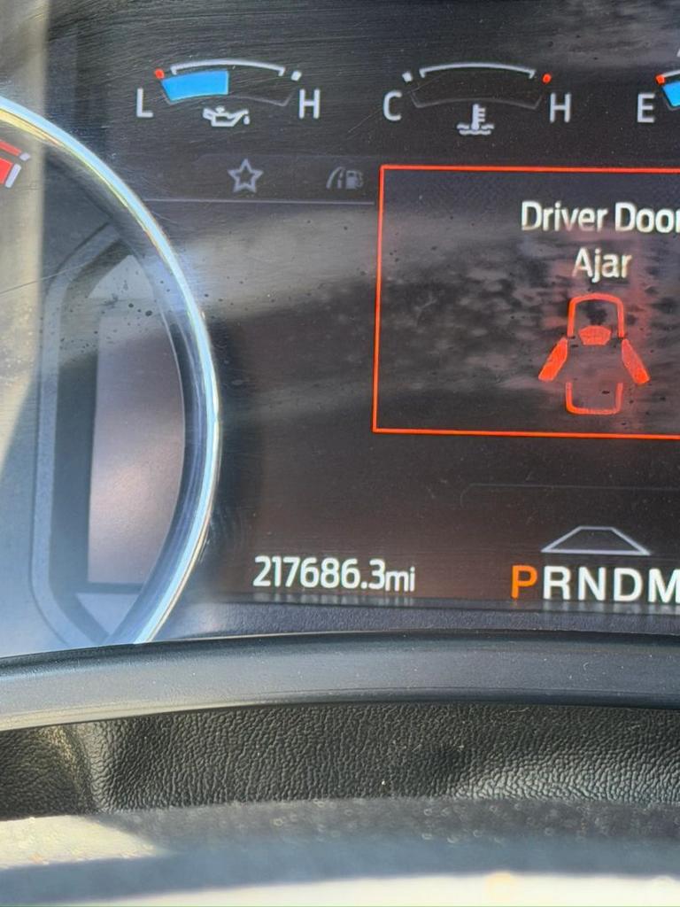2021 Ford F-350 - $32,900