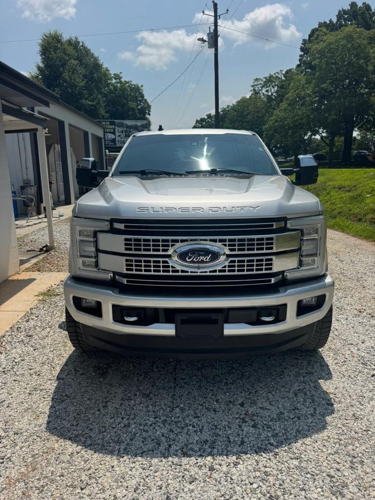 2019 Ford F250 - $32,900