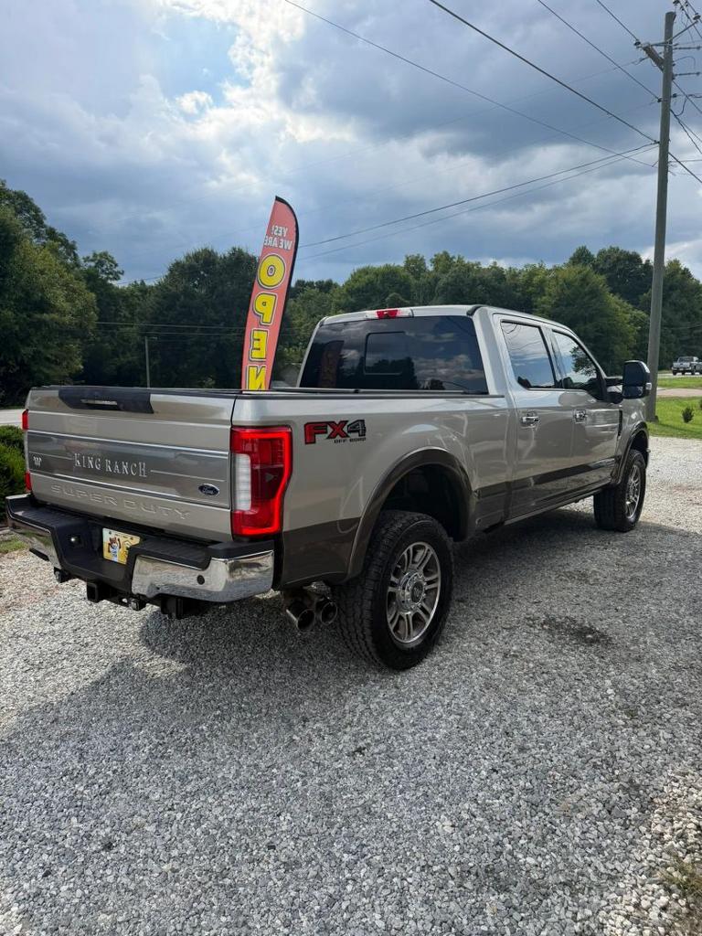 2017 Ford F-250 - $32,900
