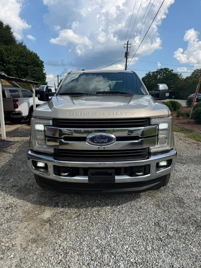 2017 Ford F-250 - $32,900