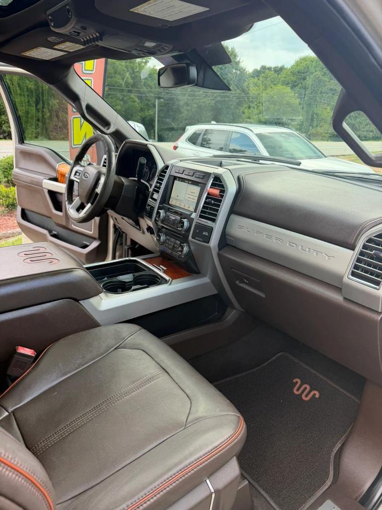 2017 Ford F-250 - $32,900