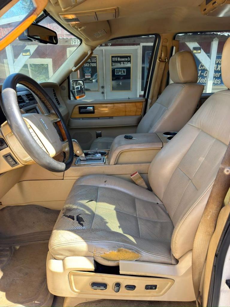 2008 Lincoln Navigator - $3,200