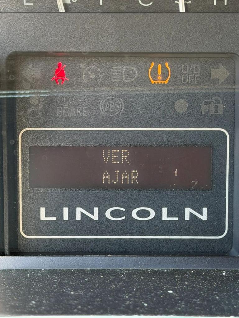 2008 Lincoln Navigator - $3,200