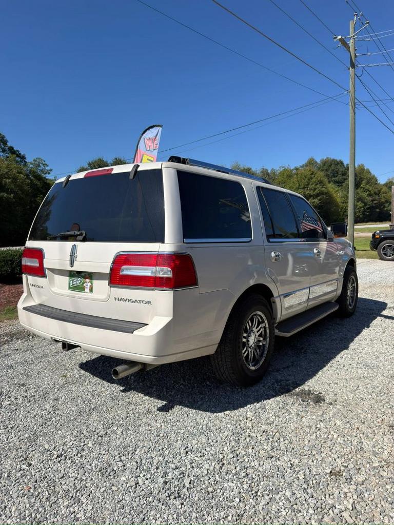 2008 Lincoln Navigator - $3,200