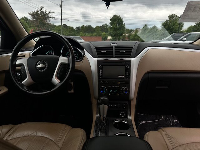 2010 Chevrolet Traverse LTZ photo