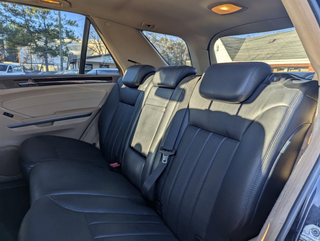 2011 Mercedes-Benz M-Class ML350 4MATIC photo